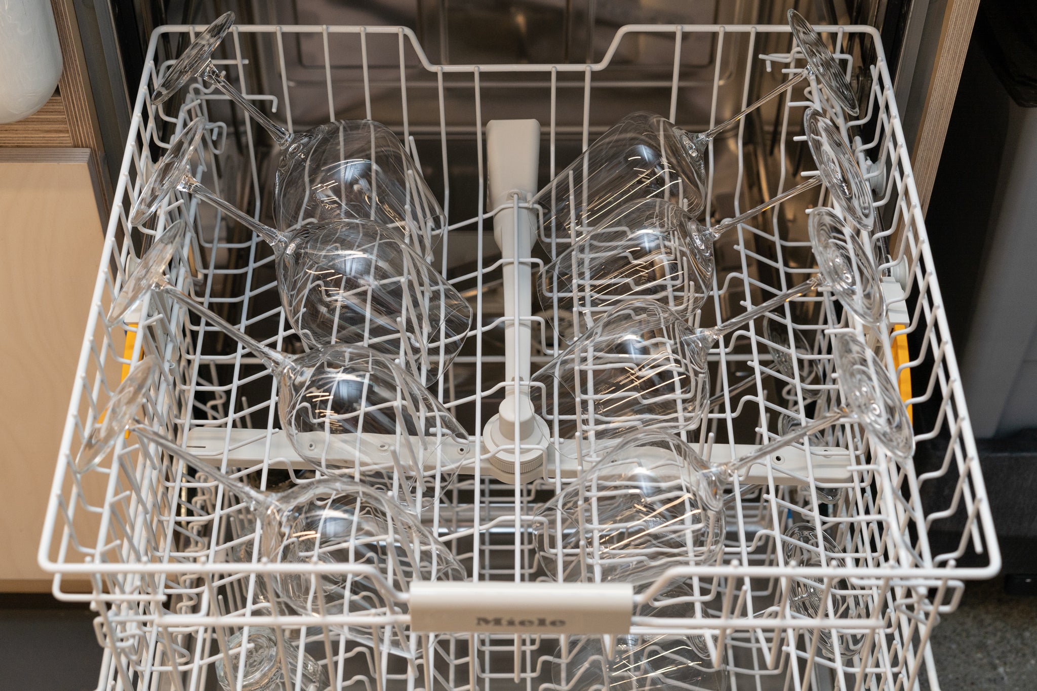 cleaneverything-wineglasses-2048px-7697.jpg